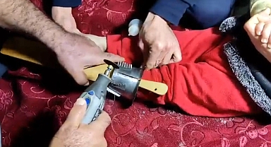 Urfa'da Ayağına WC matik sıkışan çocuğun imdadına itfaiye yetişti