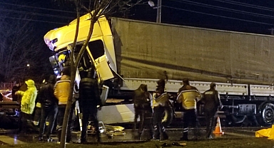 4 tır çarpıştı: Ölü ve yaralılar var