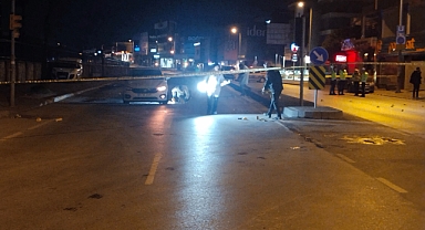 Aracın önünü kesip kurşun yağdırdılar: 1'i ağır 2 yaralı