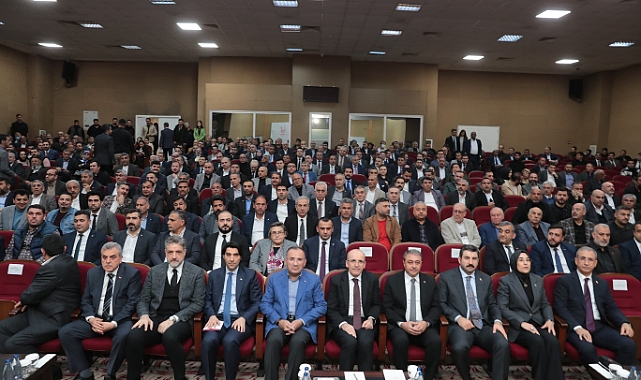 Bakan Şimşek Şanlıurfa’da iş adamlarıyla bir araya geldi