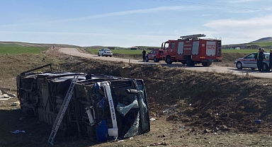 Belediye otobüsü şarampole devrildi: 16 yaralı