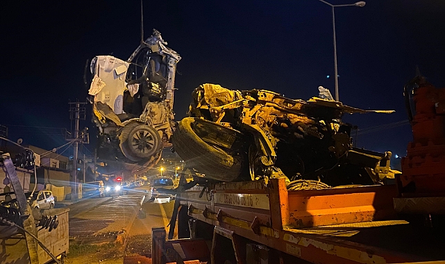 Beton direğe çarpan sürücü hayatını kaybetti