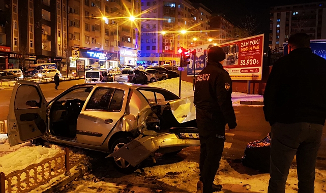 Buzlanma ve kar yağışı kazalara neden oldu