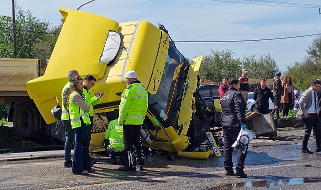 Feci trafik kazası: 5 ölü, 2 yaralı