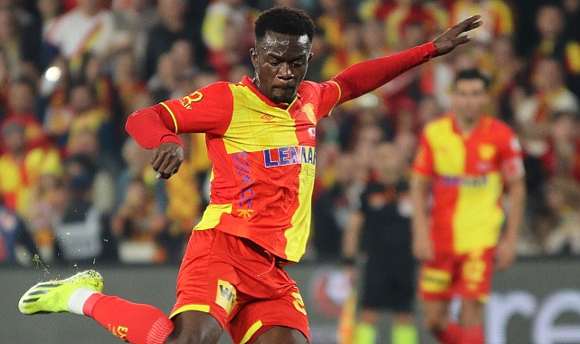Göztepe’de Dennis, ilk 11’e yerleşti