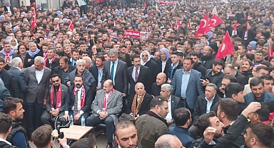 Hasan İzol'un seçim bürosunda mahşeri kalabalık!