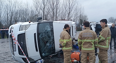 İşçi servisleri kaza yaptı: 1 ölü, 15 yaralı