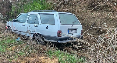 Otomobil şarampole yuvarlandı: 2 yaralı