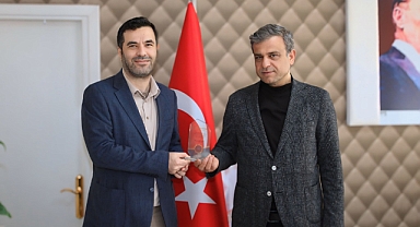 Şanlıurfa'da başarılı doktor "yılın hekimi" seçildi