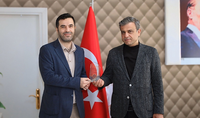 Şanlıurfa'da başarılı doktor "yılın hekimi" seçildi