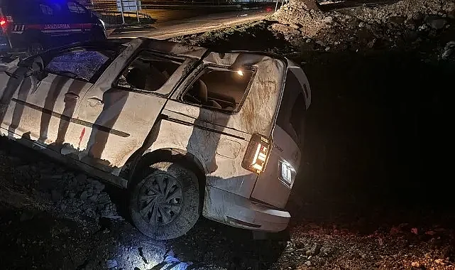Şanlıurfa'da otomobil şarampole uçtu: Yaralılar var