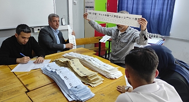 Şanlıurfa'da oy sayım işlemleri devam ediyor