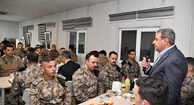 Suriye’nin kuzeyindeki Türk güvenlik güçleri iftarda bir araya geldi