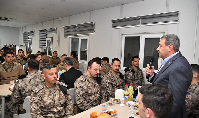 Suriye’nin kuzeyindeki Türk güvenlik güçleri iftarda bir araya geldi