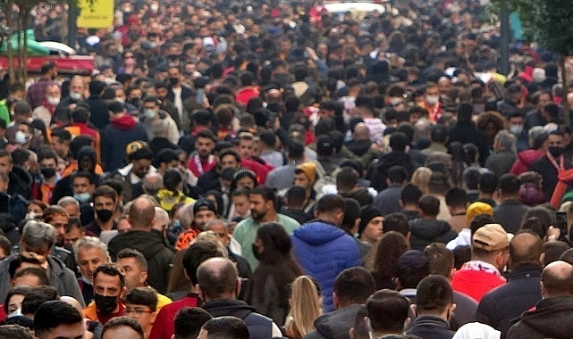 Türkiye nüfusunun yüzde 49,9'unu kadınlar, yüzde 50,1'ini erkekler oluşturdu