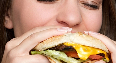 Yatmadan 1-2 saat önce yemek yemeyi kesin