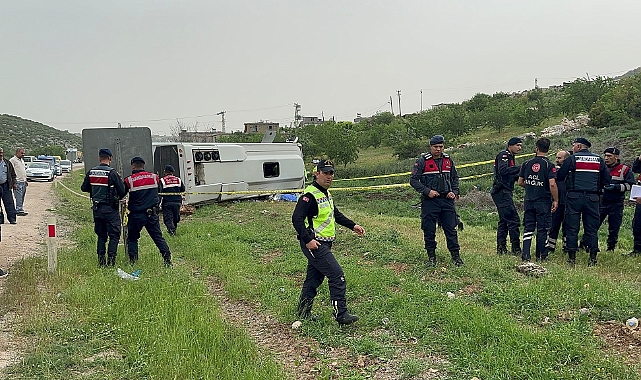 17 kişinin yaralandığı kazada, astsubay çavuş hayatını kaybetti