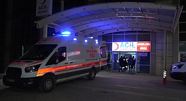 Ambulans ile ticari taksi çarpıştı: 4 yaralı