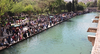 Bayram tatilinde Balıklıgöl'e akın