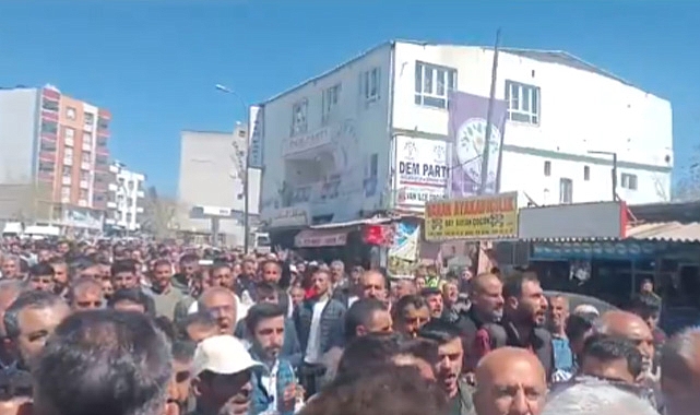 Çağrılar sonrası Hilvan'da halk sokağa indi!