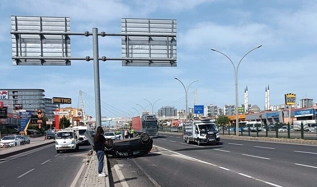 Diyarbakır Şanlıurfa yolu üzerinde kaza!  Takla atan otomobilden yara almadan kurtuldu