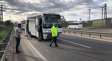 İşçi servisi ve askerleri taşıyan minibüsün karıştığı kazada çok sayıda yaralı var!