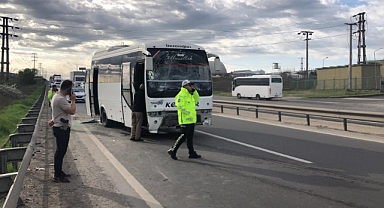 İşçi servisi ve askerleri taşıyan minibüsün karıştığı kazada çok sayıda yaralı var!