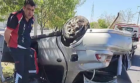 Otomobil takla attı: 2 yaralı