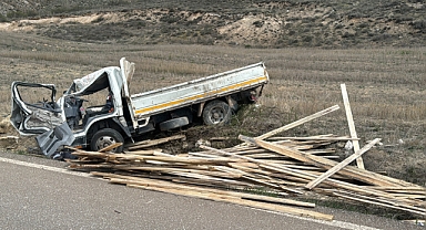 Refüje çıkıp takla attı, 1 ölü 2 yaralı