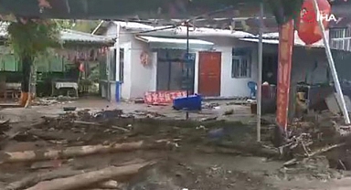 Sel ve toprak kayması: 6 yaralı, 11 kayıp