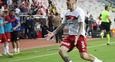 Sivassporlu Rey Manaj gol sayısını 22’ye yükseltti