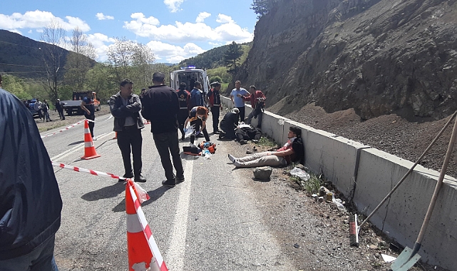 Üniversite öğrencilerini taşıyan araç kazaya karıştı: Çok sayıda yaralı