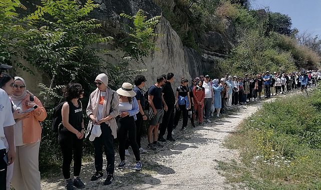 Doğaseverler Halfeti’de 'karagül’ü aradı