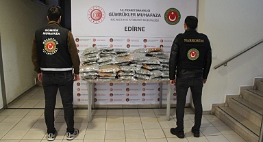 Gümrük Muhafaza ekipleri uyuşturucuya geçit vermiyor