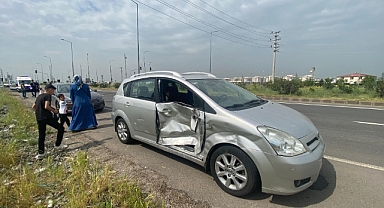 iki otomobil çarpıştı: 1 yaralı