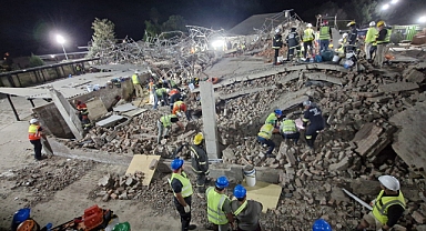 İnşaat halindeki bina çöktü: 5 ölü, 49 kayıp