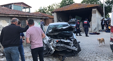 Jandarma araçlarına çarpıp kaçan alkollü sürücü dehşet saçtı: 4 yaralı