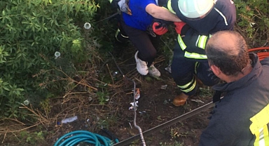 Kontrolden çıkan araç yan yattı: 2 yaralı