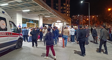 Minibüs şarampole yuvarlandı: 1'i ağır, 3 yaralı