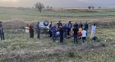 Otomobil takla attı: 2 ölü, 3 yaralı