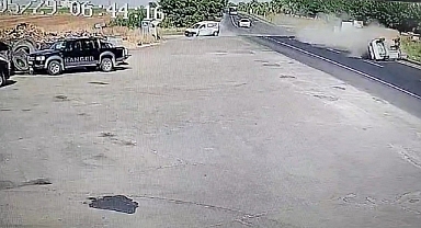 Şanlıurfa'da 3 kişinin yaralandığı kaza anı kamerada
