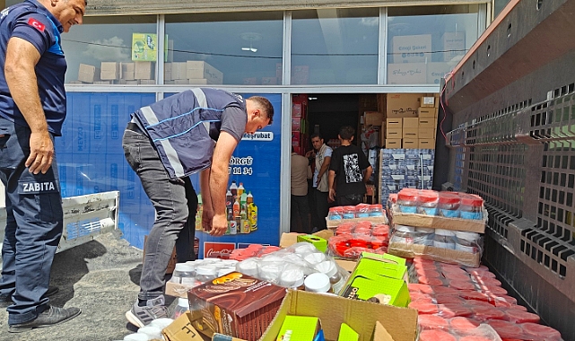Şanlıurfa’da 5 kamyon tarihi geçmiş gıda ürünü ele geçirildi
