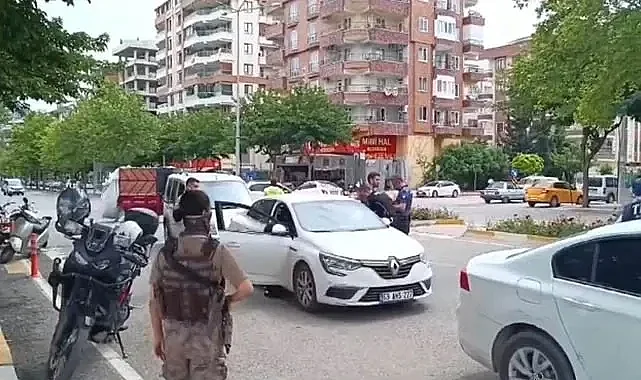 Şanlıurfa'da aranan şahıslara şok uygulama! 11 gözaltı