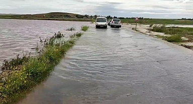 Şanlıurfa’da tarım arazileri sel suları altında kaldı