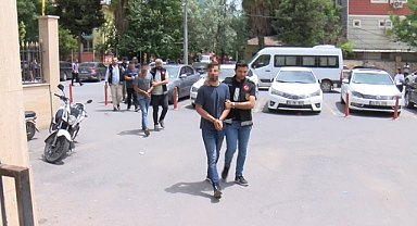 Şanlıurfa'da terör propagandası yapan 7 zanlı adliyeye çıkarıldı