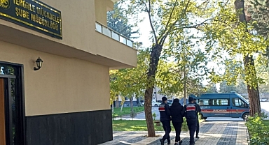 Şanlıurfa-Gaziantep otoyolu üzerinde Terör Örgütü üyesi şüphelisi yakalandı