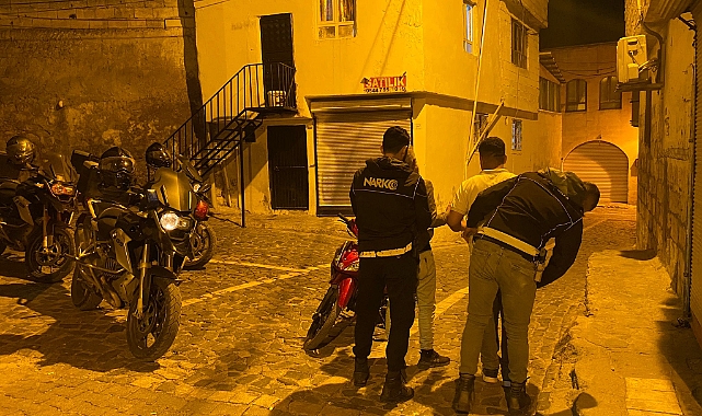 Şanlıurfa polisinden 3 mahallede uyuşturucu denetimi!