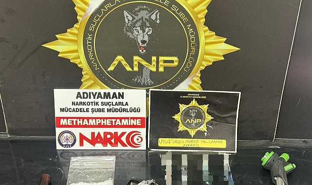 Şüpheli şahısların üzerinden uyuşturucu ve silah çıktı