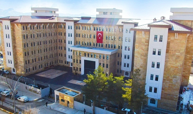 Terör propagandası yapan şahıslara şafak operasyonu: 40 gözaltı