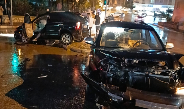 Yağışlı hava kazalara neden oldu: 6 yaralı